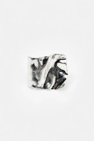 Anillo cuadrado escultural
