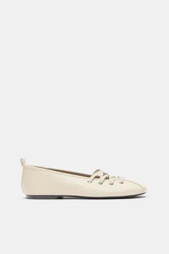 Bailarinas con cordones