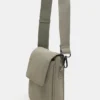 Bolso bandolera con adornos Bolso bandolera con adornos