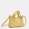 Bolso bandolera con detalle de anilla Bolso bandolera con detalle de anilla