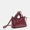 Bolso bandolera con detalle de anilla