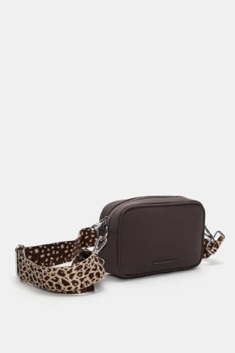 Bolso bandolera con estampado de leopardo y correa