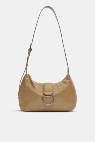 Bolso bandolera con hebilla