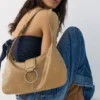 Bolso bandolera con hebilla Bolso bandolera con hebilla