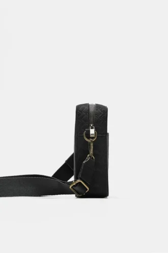 Bolso bandolera con relieve de STWD