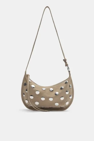 Bolso bandolera con tachuelas