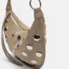 Bolso bandolera con tachuelas Bolso bandolera con tachuelas