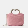 Bolso con asa metálica