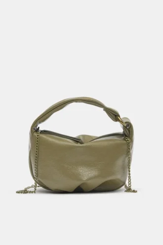 Bolso con detalle de anilla