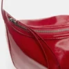 Bolso de hombro con detalles en la correa