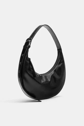 Bolso de hombro con hebilla