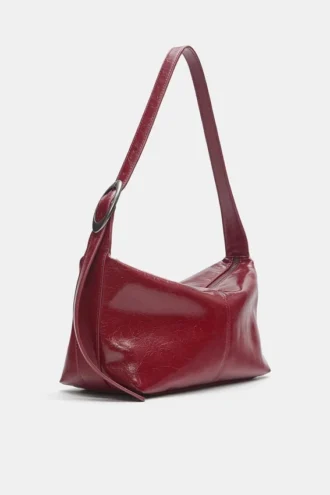 Bolso de hombro con hebilla