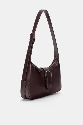 Bolso de hombro con hebilla