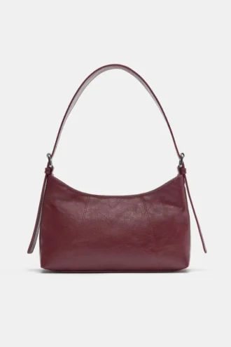 Bolso de hombro con pespuntes