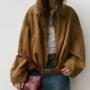 Bolso de hombro con pespuntes Bolso de hombro con pespuntes