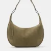 Bolso de hombro con tachuelas