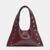 Bolso de hombro con tachuelas Bolso de hombro con tachuelas