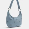Bolso de hombro con tachuelas