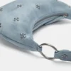 Bolso de hombro con tachuelas