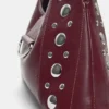 Bolso de hombro con tachuelas Bolso de hombro con tachuelas