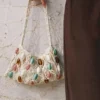 Bolso de hombro de malla con adornos Bolso de hombro de malla con adornos
