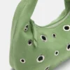 Bolso de piel sintética con tachuelas Bolso de piel sintética con tachuelas