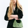 Bolso de piel sintética con tachuelas Bolso de piel sintética con tachuelas