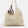 Bolso shopper con adornos de macramé Bolso shopper con adornos de macramé