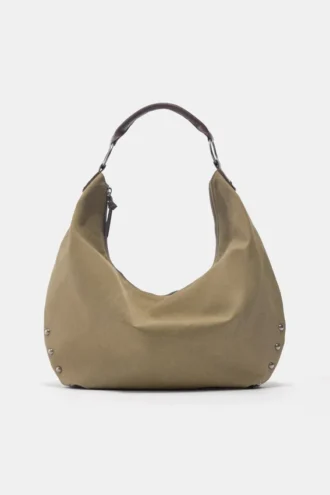 Bolso shopper con anillas y tachuelas