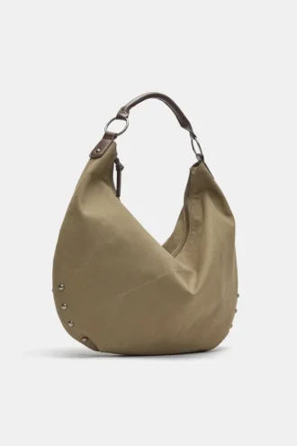 Bolso shopper con anillas y tachuelas