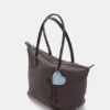 Bolso tipo shopper de nailon con detalle de colgante