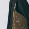 Bolso tote con tachuelas Bolso tote con tachuelas