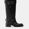 Botas altas de motero desgastadas Botas altas de motero desgastadas