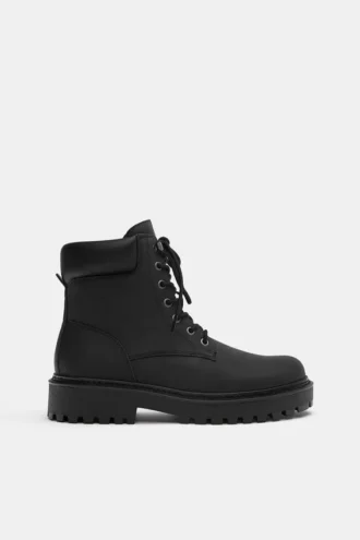 Botas con cordones STWD