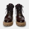 Botas con cordones STWD