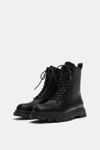 Botas con cordones y forro