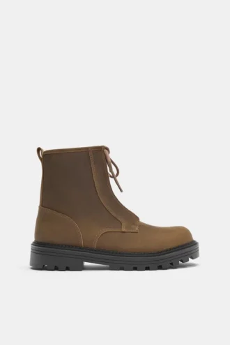 Botas de cuero con cordones