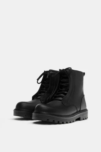 Botas de cuero con cordones