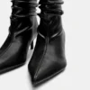 Botas de tacón alto con fruncidos
