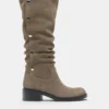 Botas de tacón alto de cuero con tachuelas Botas de tacón alto de cuero con tachuelas