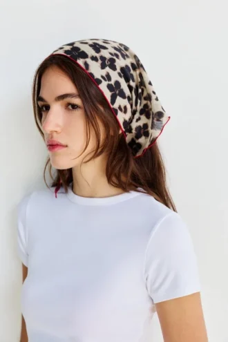 Bufanda con estampado animal