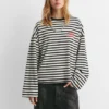 Camiseta a rayas con texto Camiseta a rayas con texto