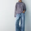 Camiseta a rayas con texto Camiseta a rayas con texto