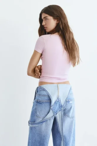 Camiseta con cuello en V
