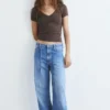 Camiseta con cuello en V