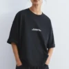 Camiseta con eslogan bordado en la etiqueta