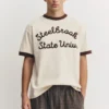 Camiseta con estampado en contraste y ribete Camiseta con estampado en contraste y ribete