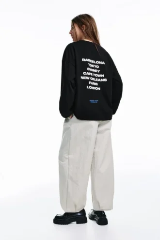Camiseta con estampado gráfico de ciudades