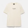 Camiseta con logotipo bordado