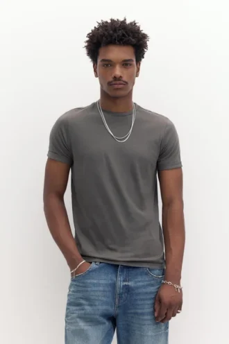 Camiseta de corte entallado